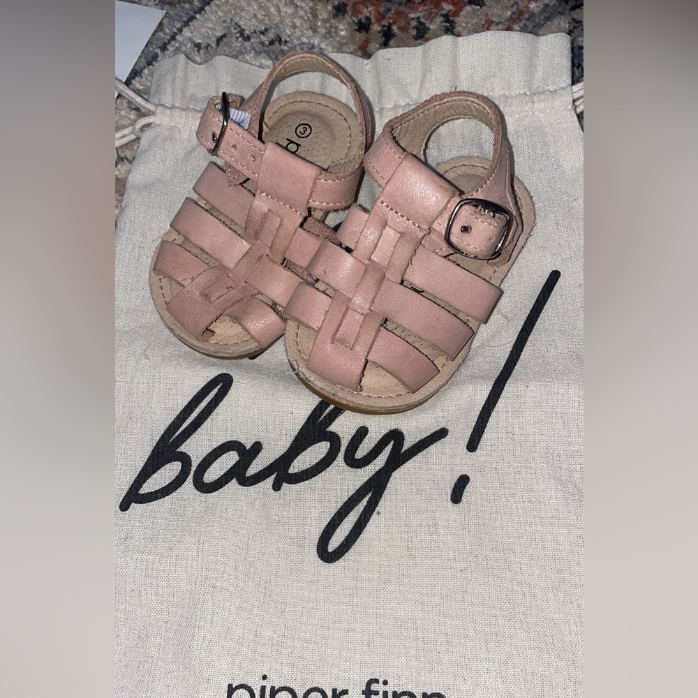 Piper Finn size 2 shoes with dust bag